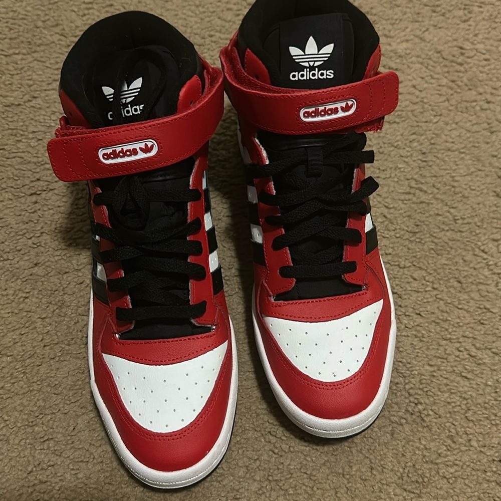 Men’s Adidas Retro Hightops gym shoes
